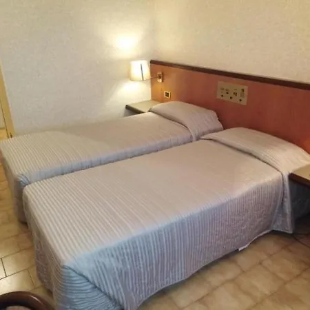 Rhi Porta Bologna Szálloda