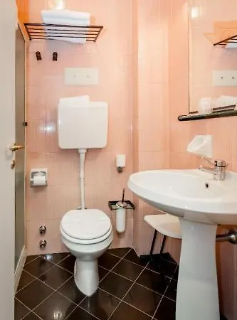 Hotel Rhi Porta Bologna 4*