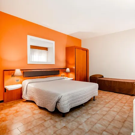 Hotel Rhi Porta Bologna 4*