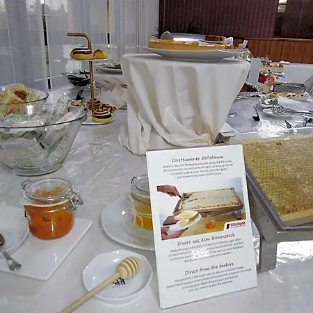 Hotel Rhi Porta Bologna 4*