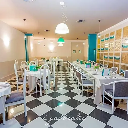 Hotel Rhi Porta Bologna 4*