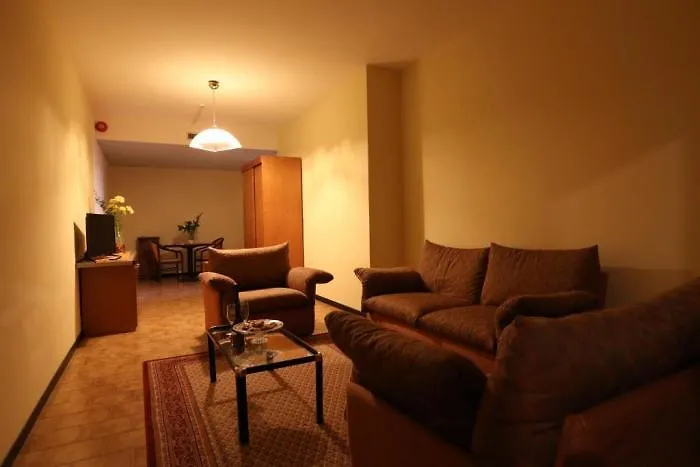 Rhi Porta Bologna 4* פייבה די צ'נטו